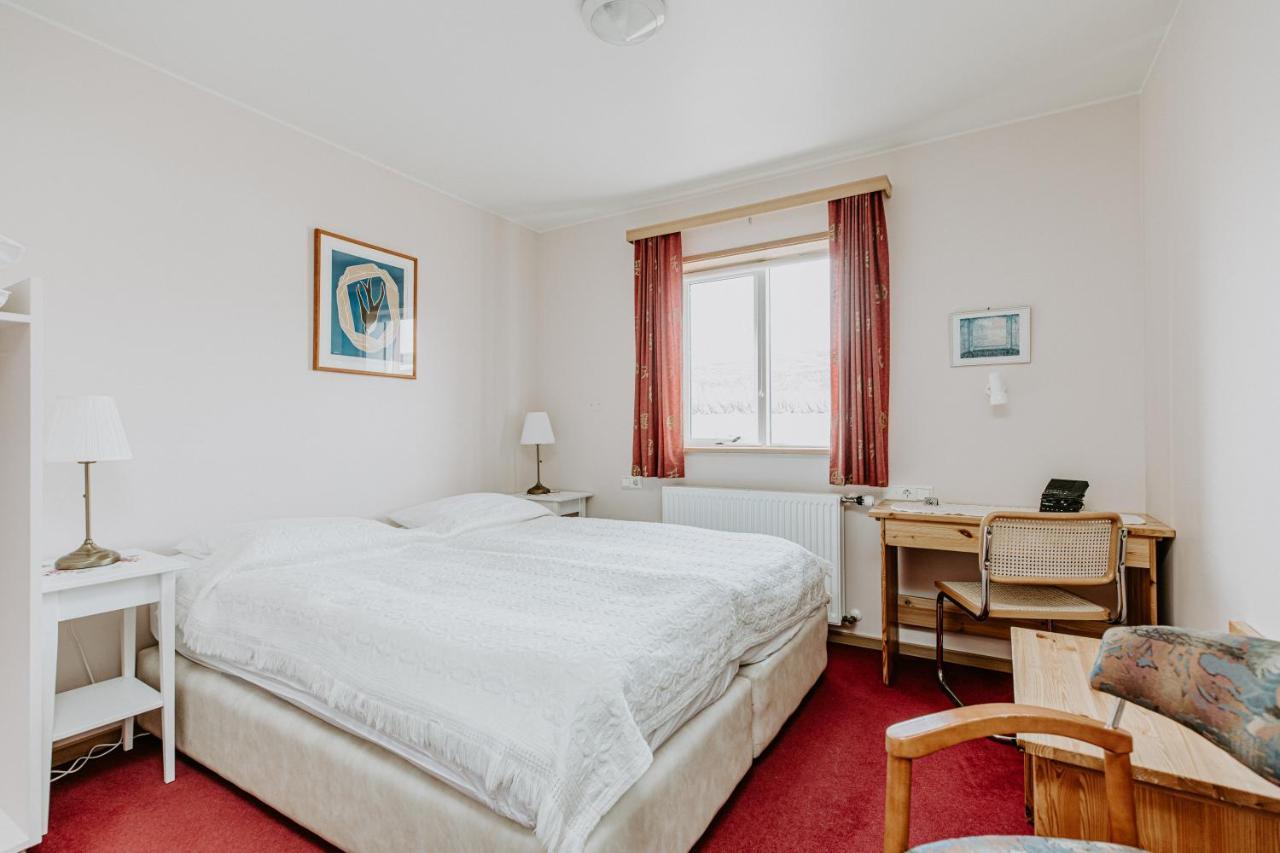 לאוגר Narfastadir Guesthouse מראה חיצוני תמונה