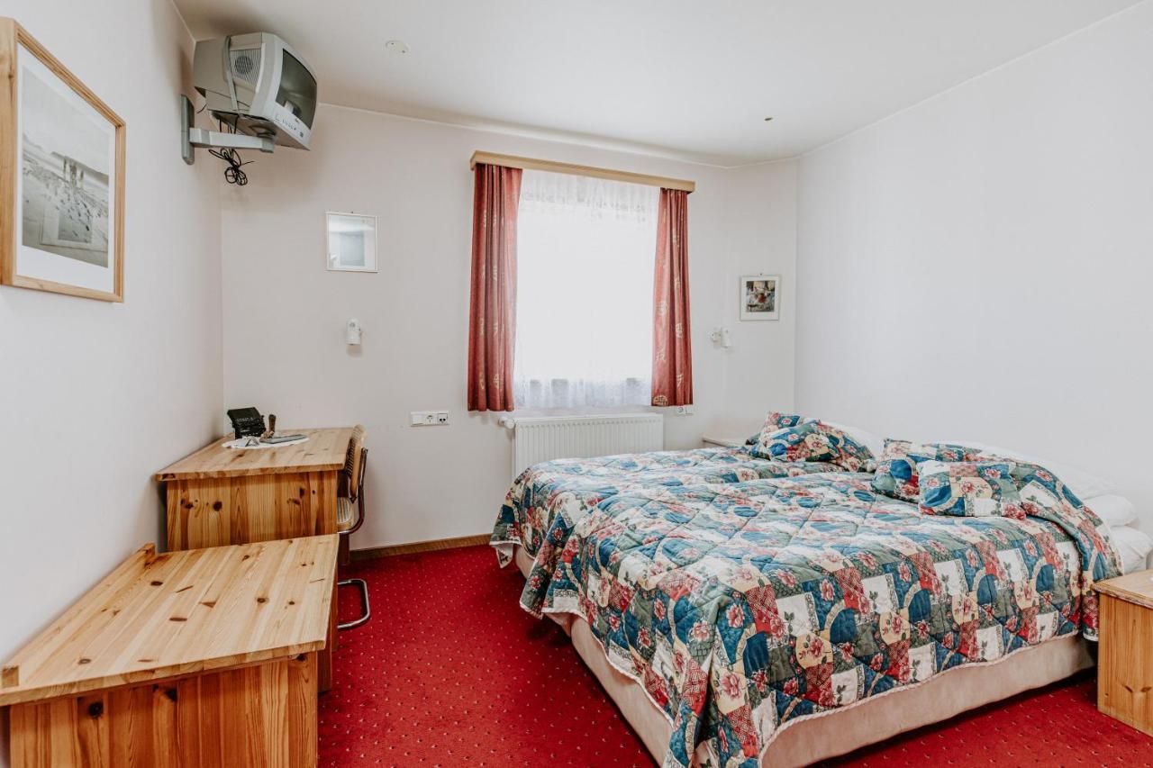 לאוגר Narfastadir Guesthouse מראה חיצוני תמונה
